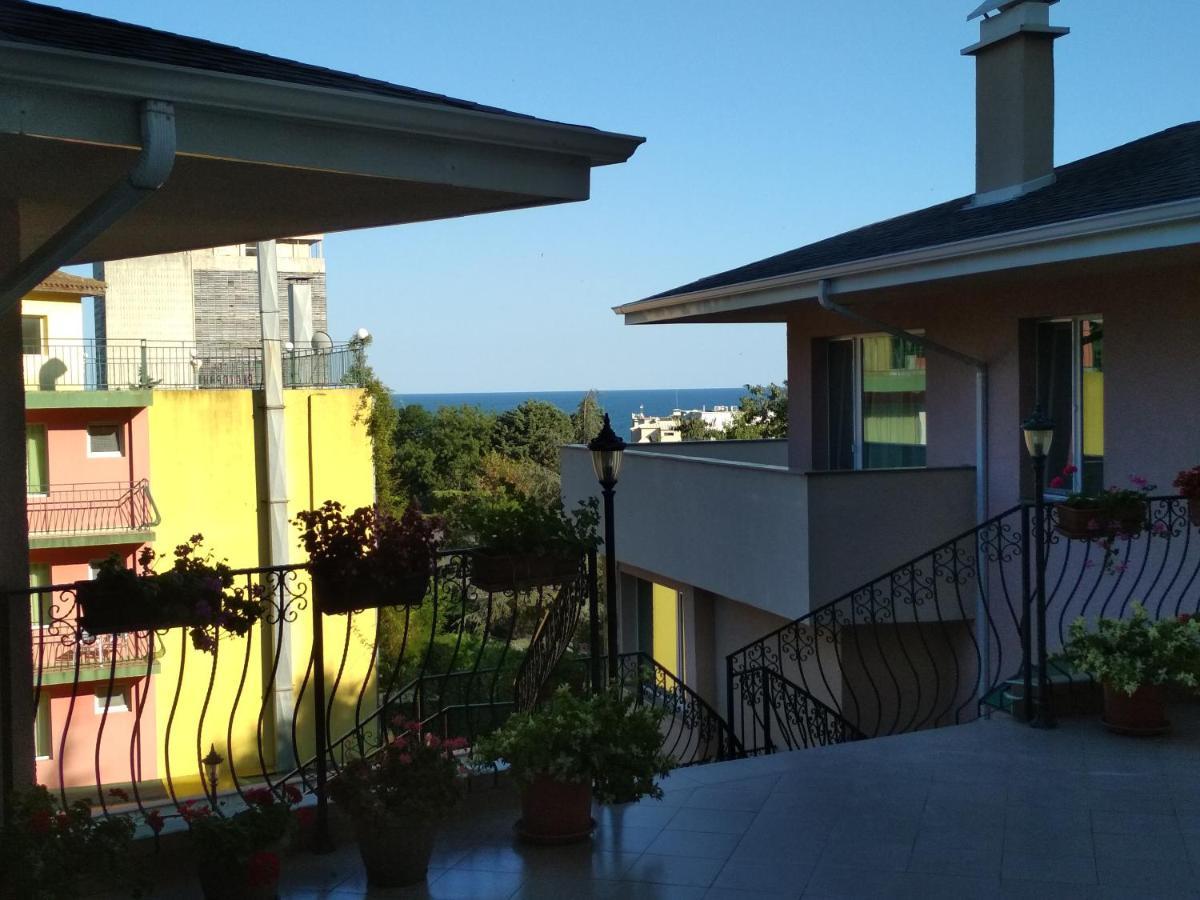 Студия В Комплексе Rozali Apartman Várna Kültér fotó